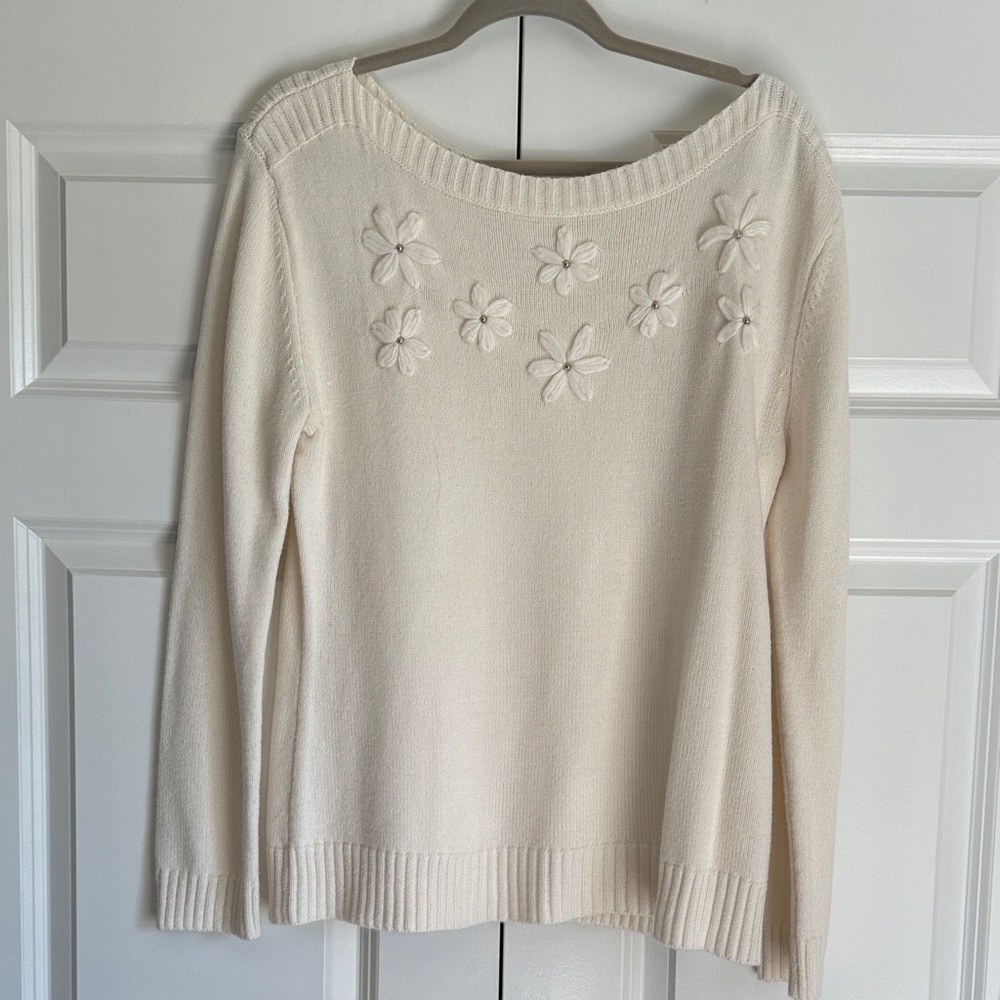 Elegant Cream Sweater with Floral Embroidery Sz L